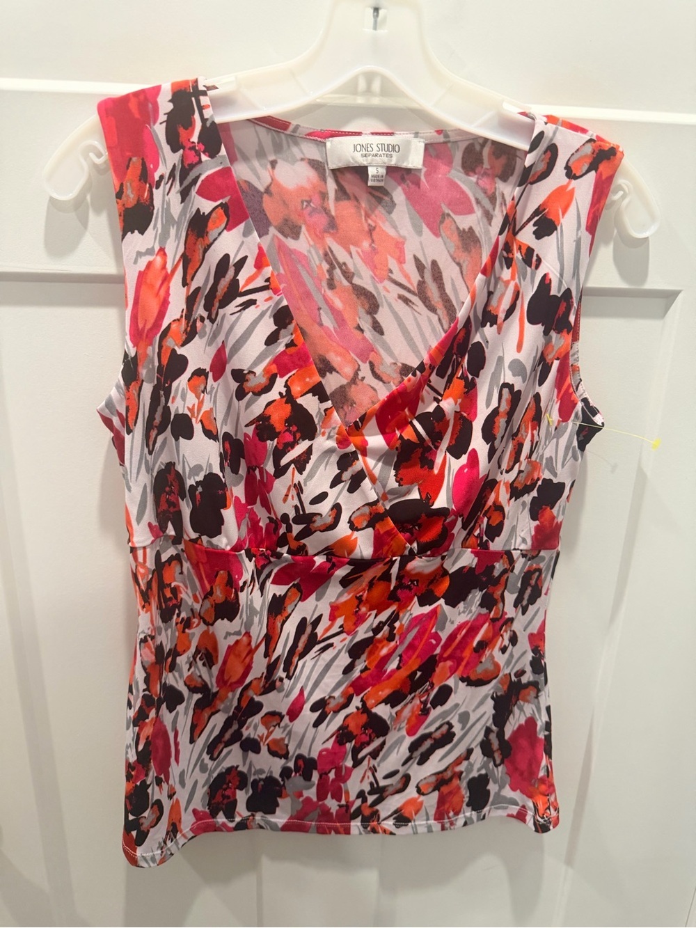 Jones Studio Floral Faux Wrap Sleeveless V Neck Top Small